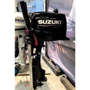 Suzuki DF4 Outboard Engine