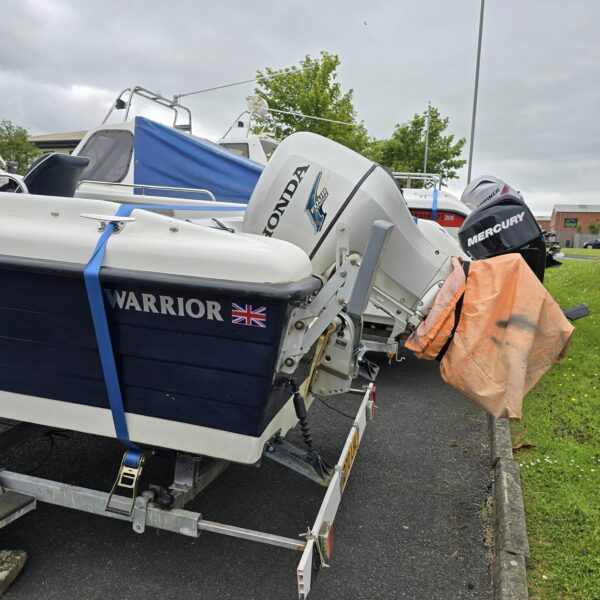 Warrior Pro Angler fitted with Honda BF75 4-STROKE moto