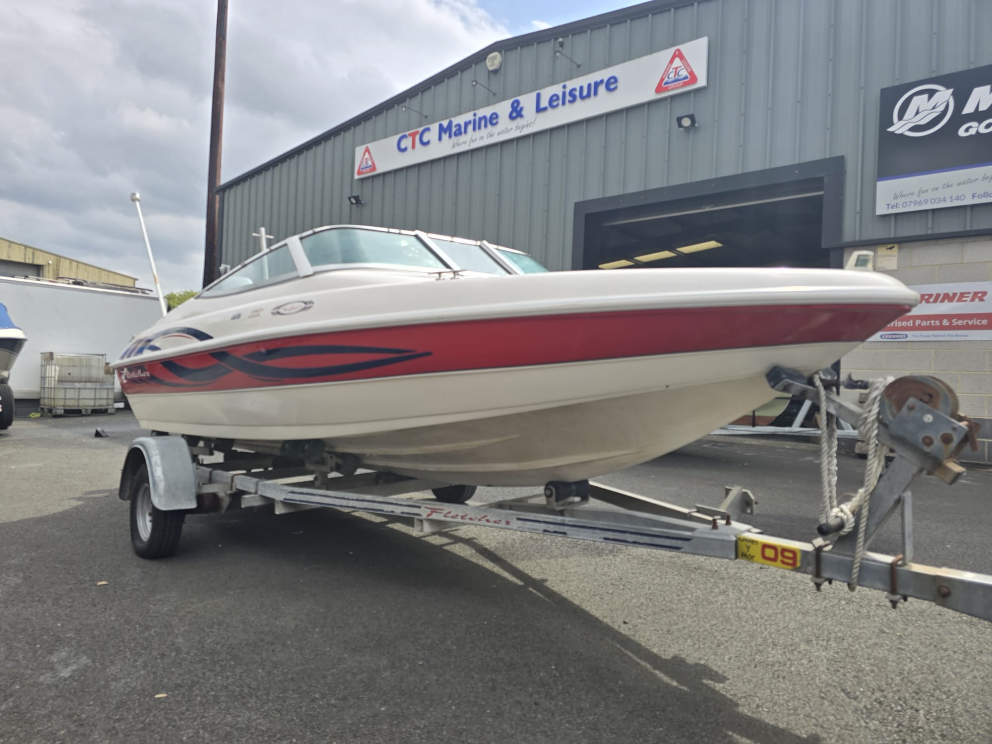 Fletcher 15 Arrowflash fitted with Yamaha 75hp 2-stroke, electric start Fletcher 15 Arrowflash fitted with Yamaha 75hp 2-stroke, electric start